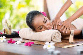 massage d'une personne au niveau du dos